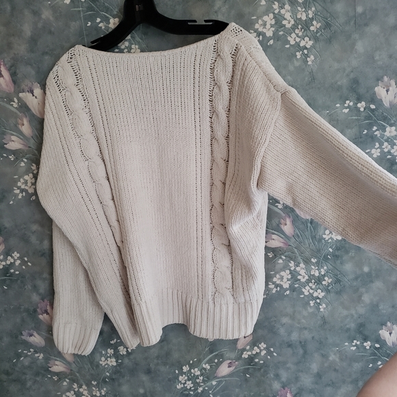 CLOTH by RD oversized sweater - Picture 3 of 4